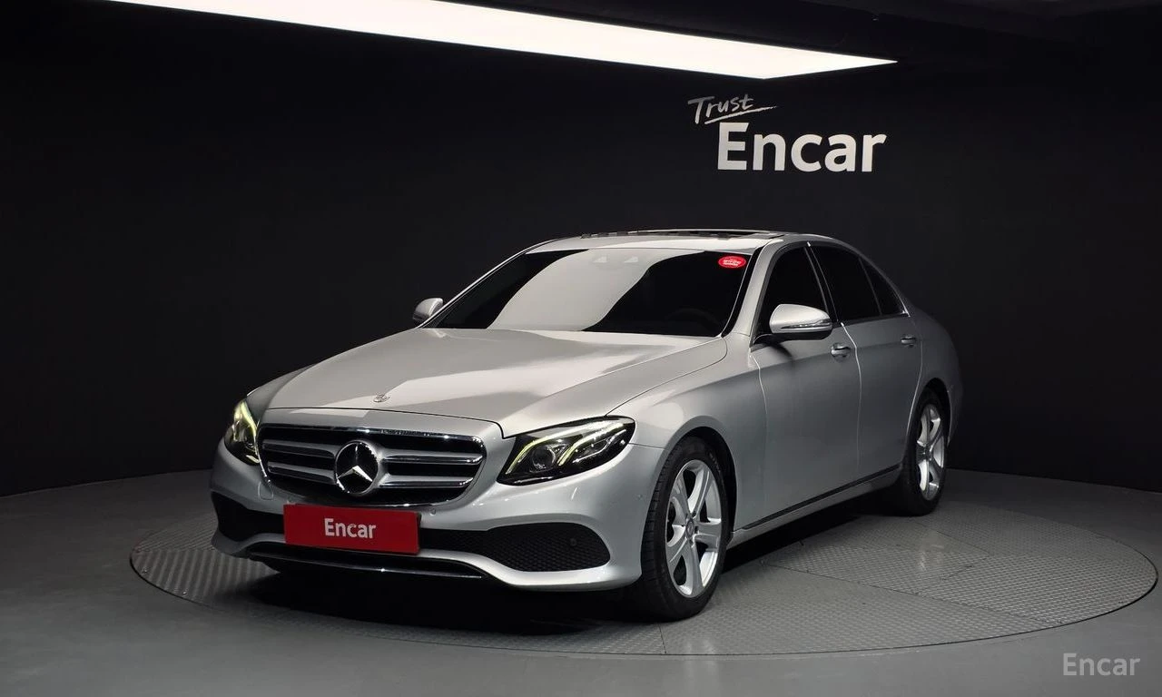 Mercedes-Benz E 220 ПОДГРЕВ* КАМЕРА* PARK ASSIST* HEADUP