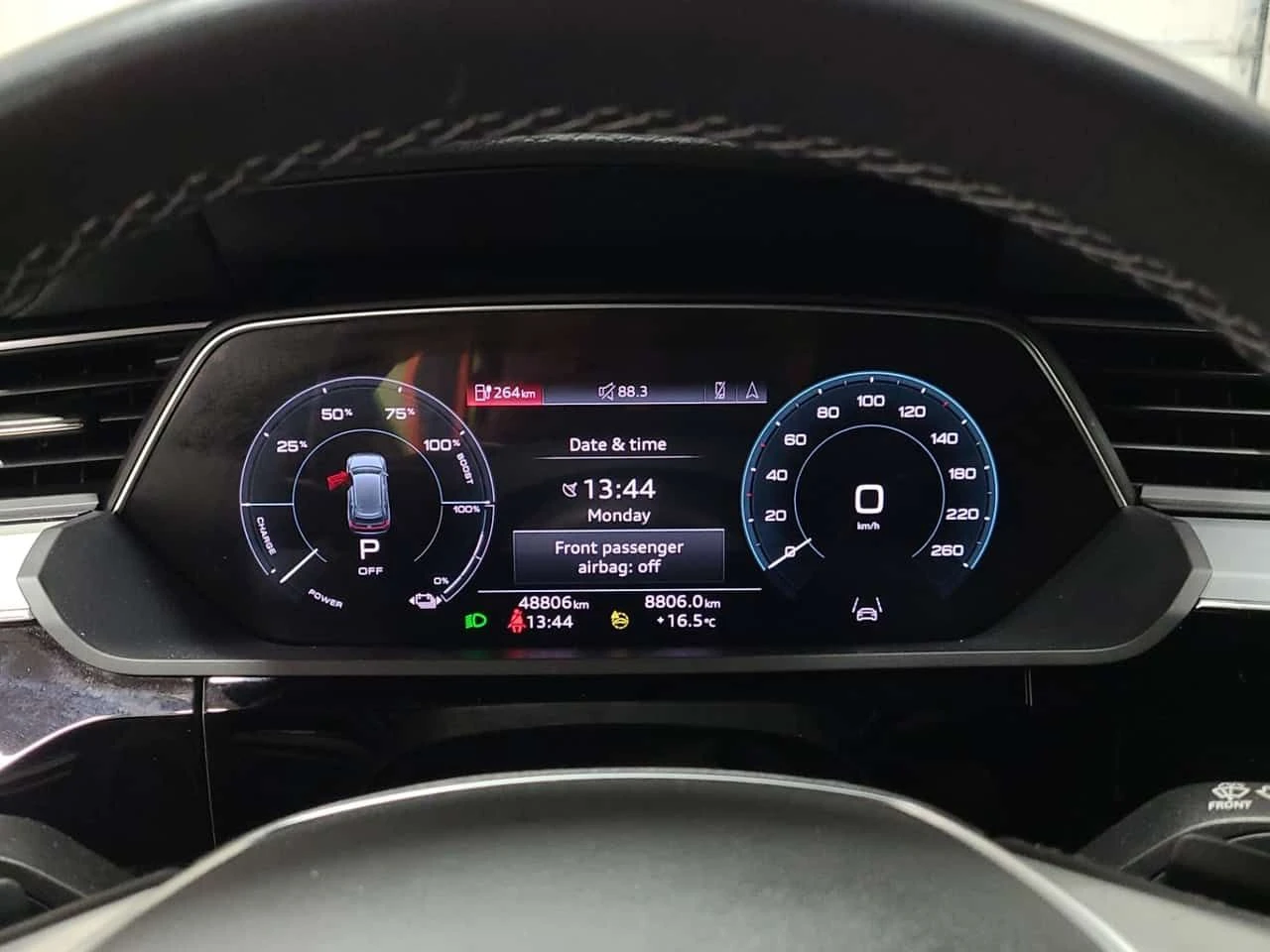 Audi E-Tron ТЕCHNIK| BANG & OLUFSEN| 360| HUD| PANO| CARFAX| , снимка 11 - Автомобили и джипове - 54761876