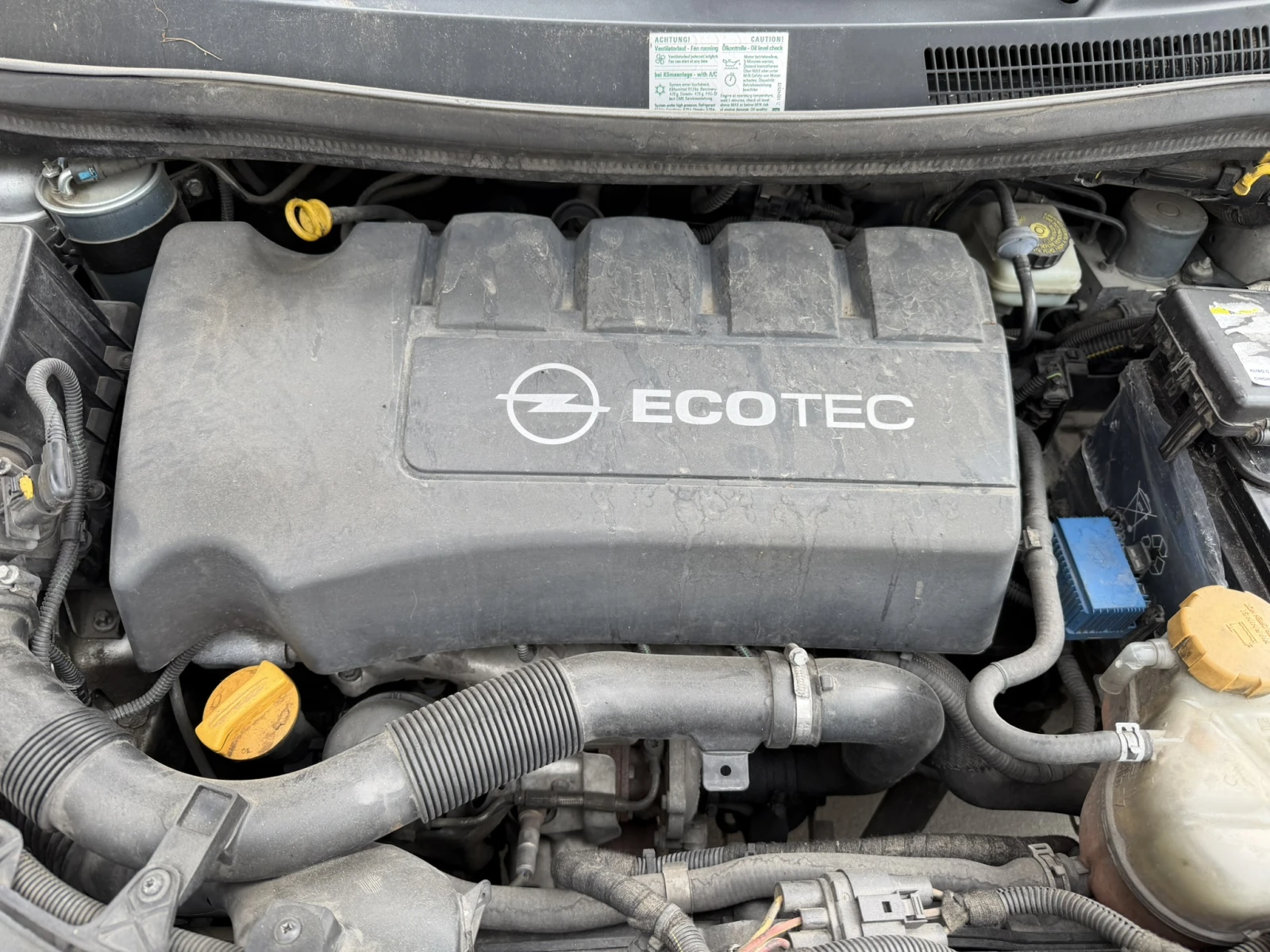 Opel Corsa 1.3CDTI КЛИМА COSMO НОВИ ГУМИ, снимка 13 - Автомобили и джипове - 55156272