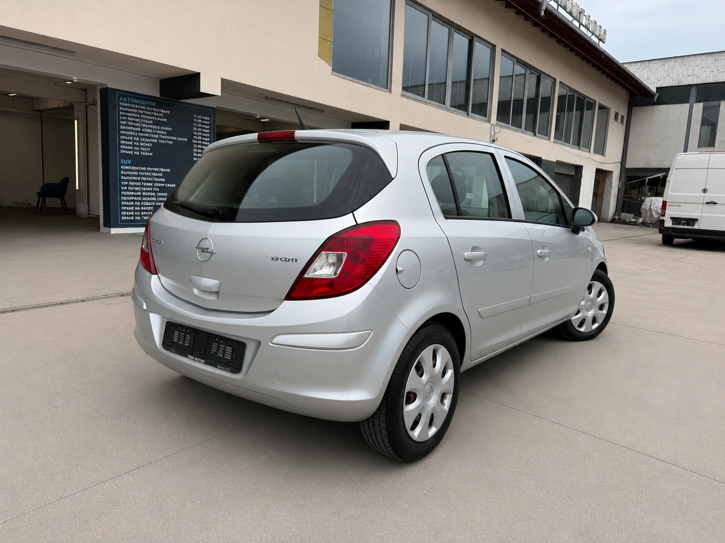 Opel Corsa 1.3CDTI КЛИМА COSMO НОВИ ГУМИ, снимка 4 - Автомобили и джипове - 55156272