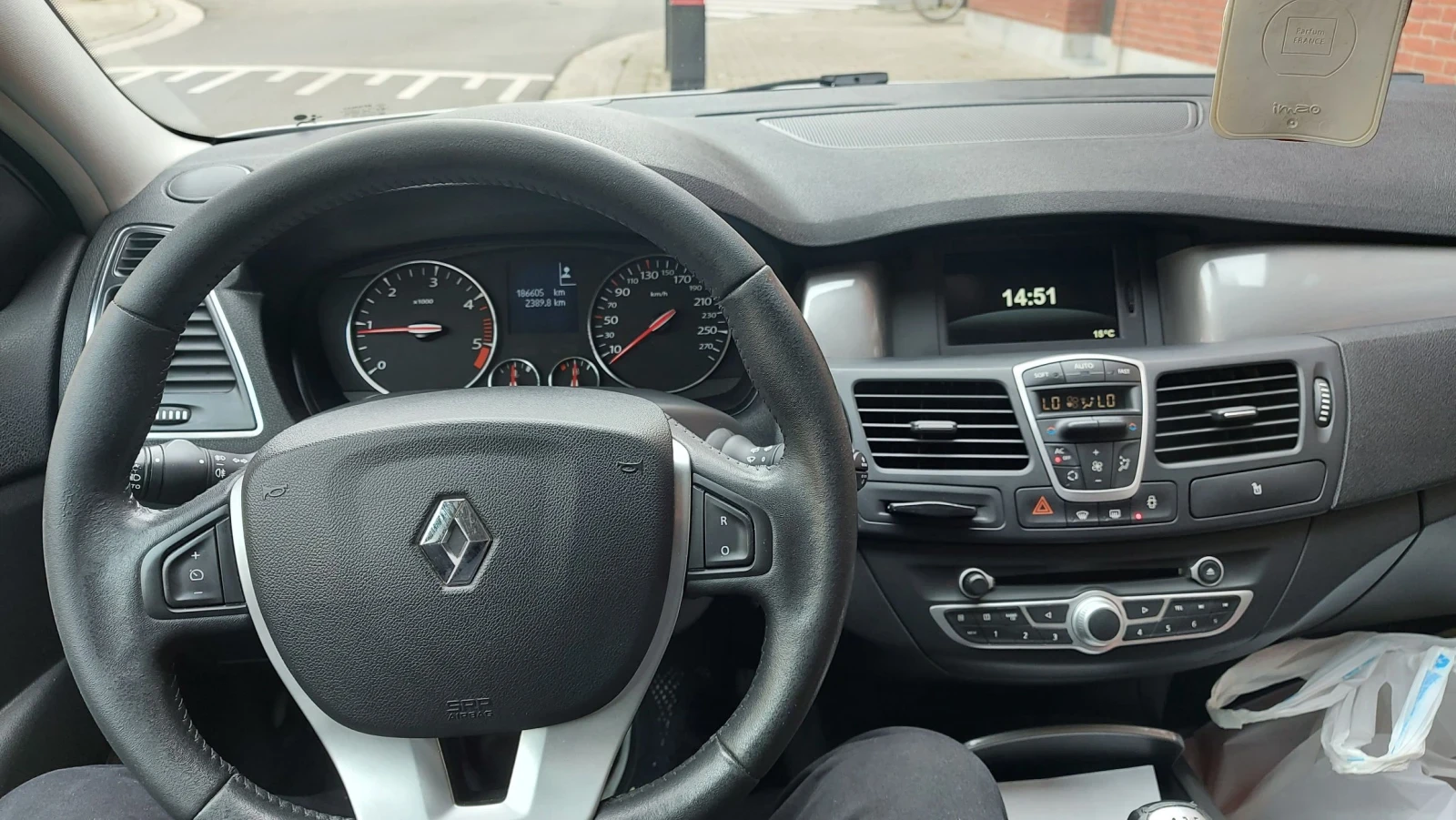 Renault Laguna 1.5 dci wagon 3 2011 , снимка 10 - Автомобили и джипове - 55561418