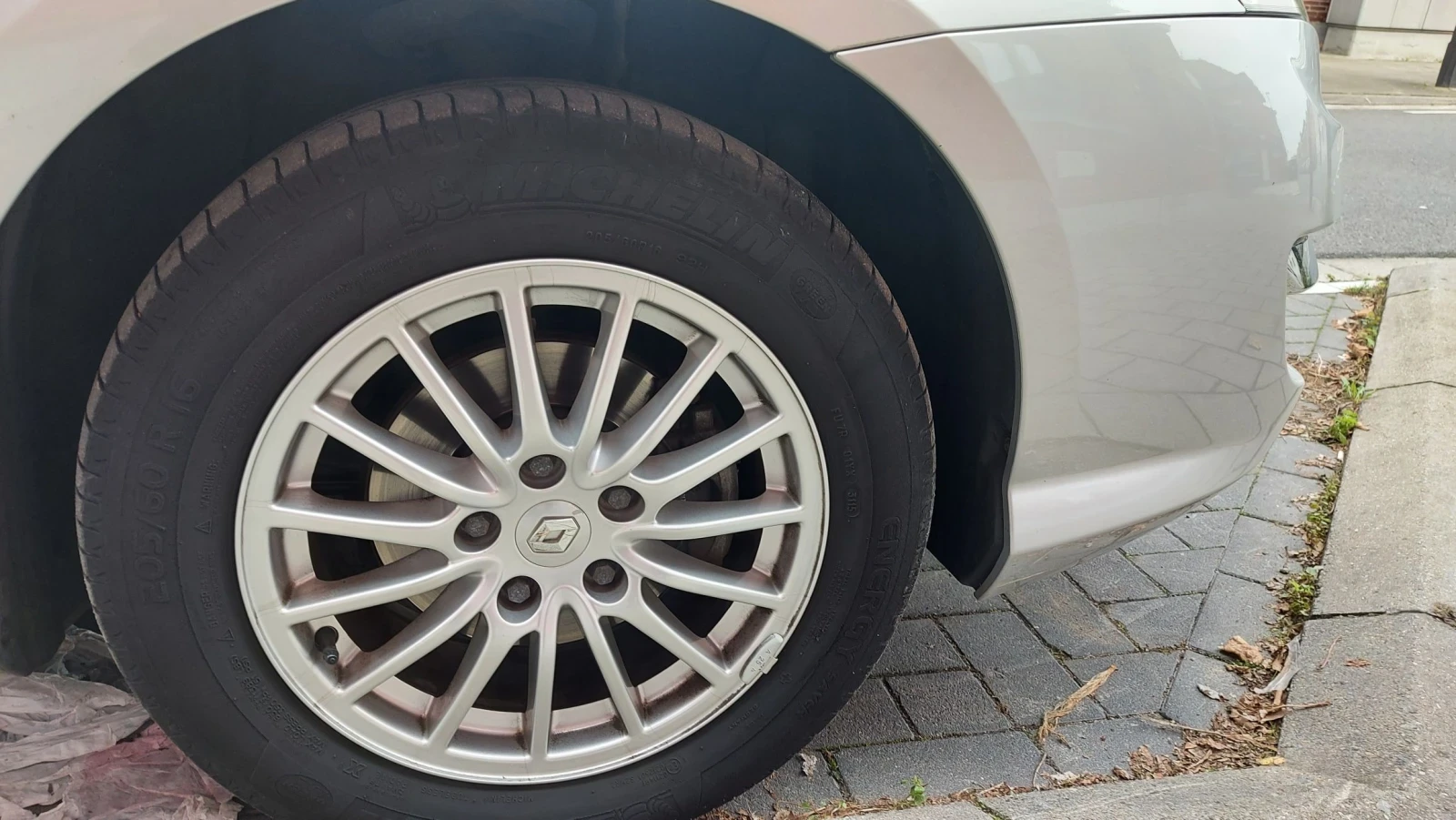 Renault Laguna 1.5 dci wagon 3 2011 , снимка 9 - Автомобили и джипове - 55561418