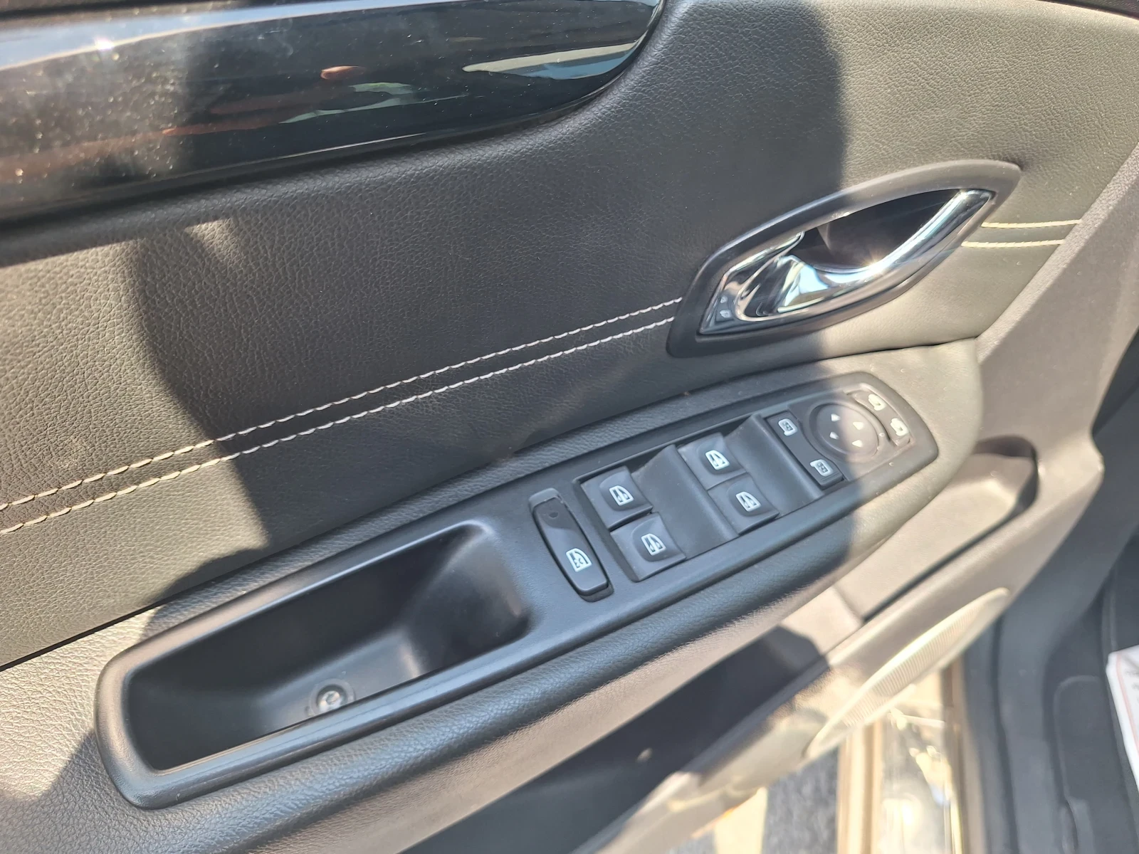 Renault Grand scenic, снимка 6 - Автомобили и джипове - 55600558