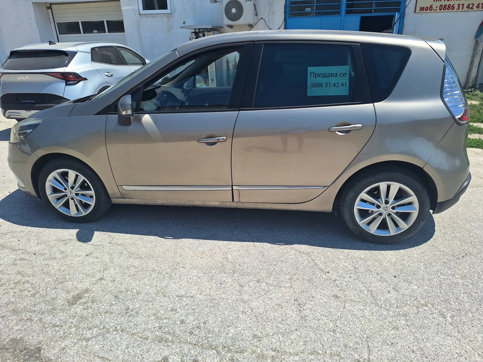 Renault Grand scenic, снимка 3 - Автомобили и джипове - 55600558