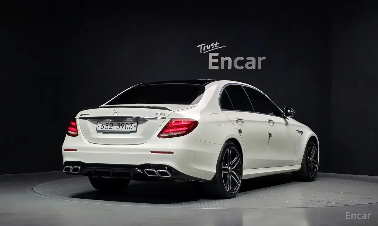 Mercedes-Benz E 63 AMG 4MATIC+ | BURMESTER| HUD| DISTRONIC| ОБДУХ| AMBIEN, снимка 3 - Автомобили и джипове - 55952802