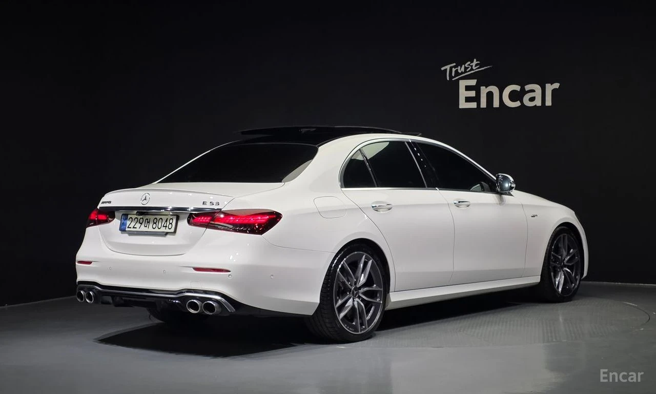Mercedes-Benz E 53 AMG 4MATIC+ BURMESTER* ОБДУХВАНЕ* LANE* ASSIST* , снимка 2 - Автомобили и джипове - 56118171