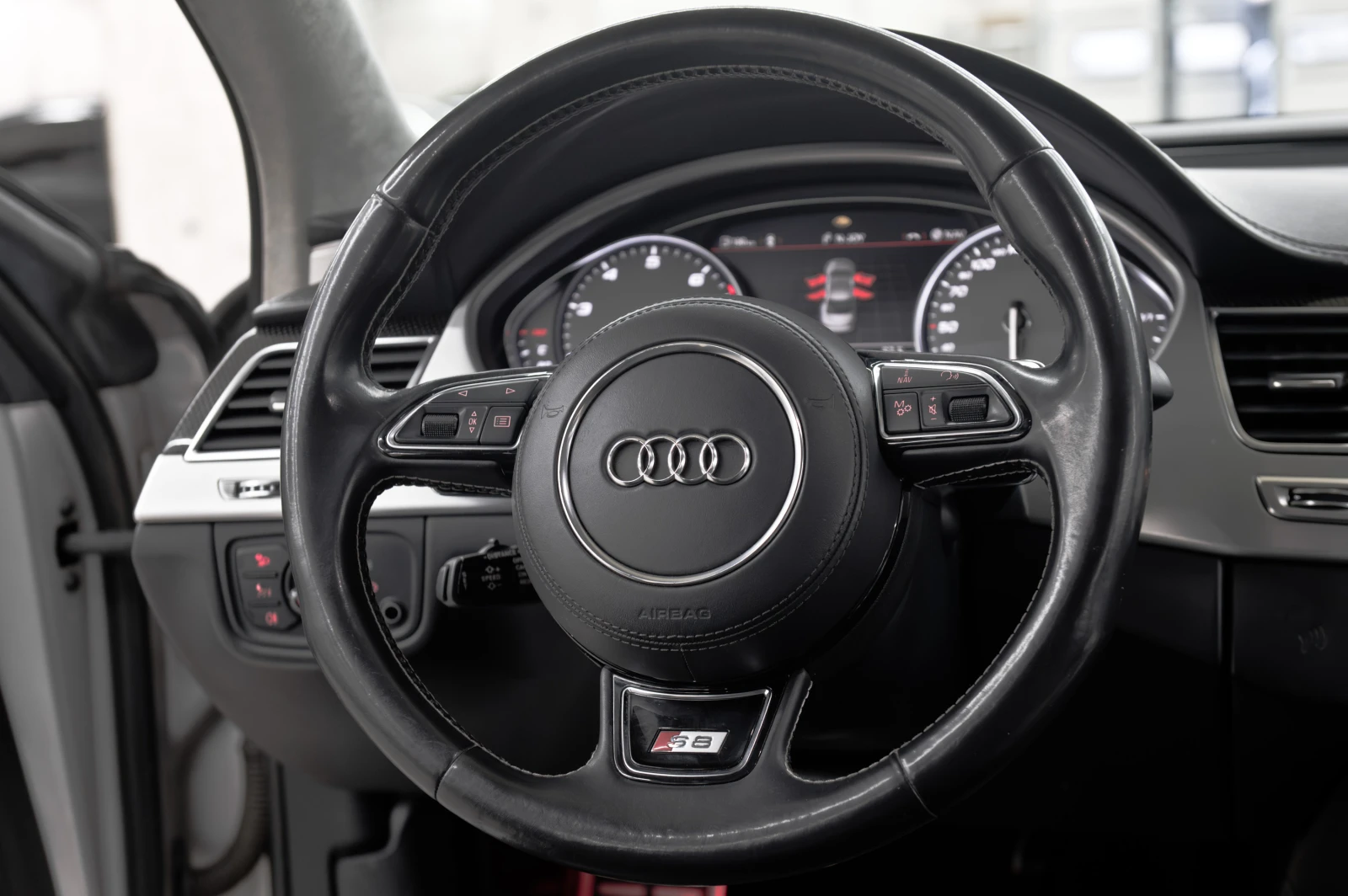 Audi S8 STAGE 2 700КС, снимка 11 - Автомобили и джипове - 56606787