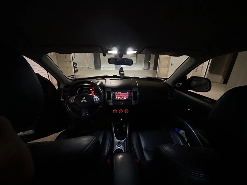 Mitsubishi Outlander Navi Keyless 4x4, снимка 10 - Автомобили и джипове - 51661457