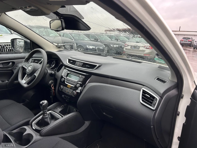 Nissan Qashqai 1.2i EURO 6, снимка 10 - Автомобили и джипове - 51922286