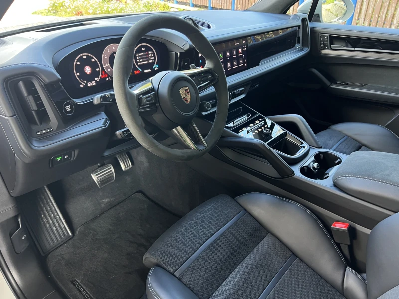 Porsche Cayenne GTS/FACELIFT/SPORT DESIGN/CARBON/BOSE/PANO/HEAD UP, снимка 10 - Автомобили и джипове - 52275559