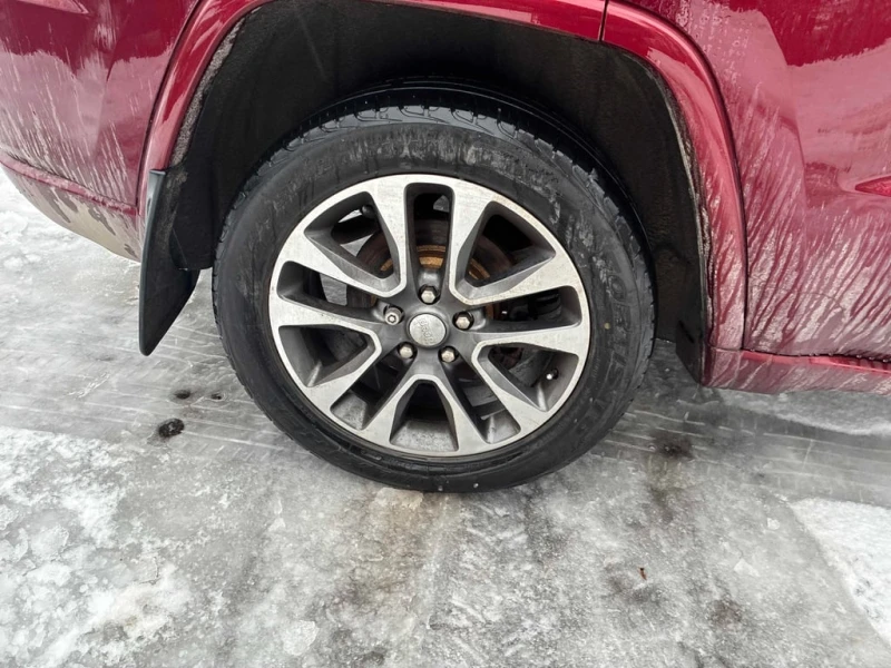 Jeep Grand cherokee 2017 Overland * CARFAX * БЕЗ ПЪРВОНАЧАЛНА ВНОСКА, снимка 6 - Автомобили и джипове - 53054095