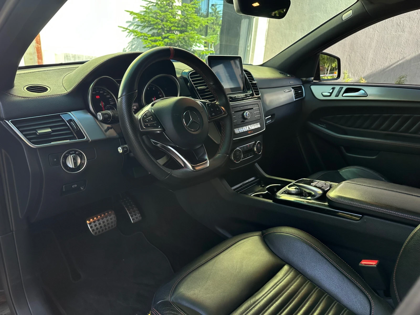 Mercedes-Benz GLE 43 AMG КАМЕРА / ПОДГРЕВ / РЕГИСТРИРАН - изображение 9