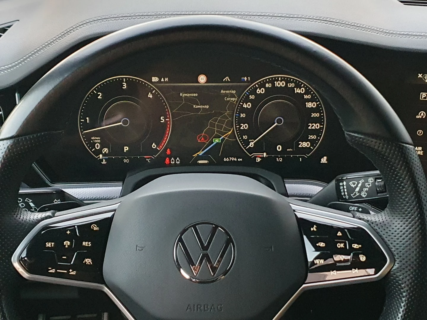 VW Touareg R-Line 3.0 V6 TDI SCR 4MOTION - изображение 7