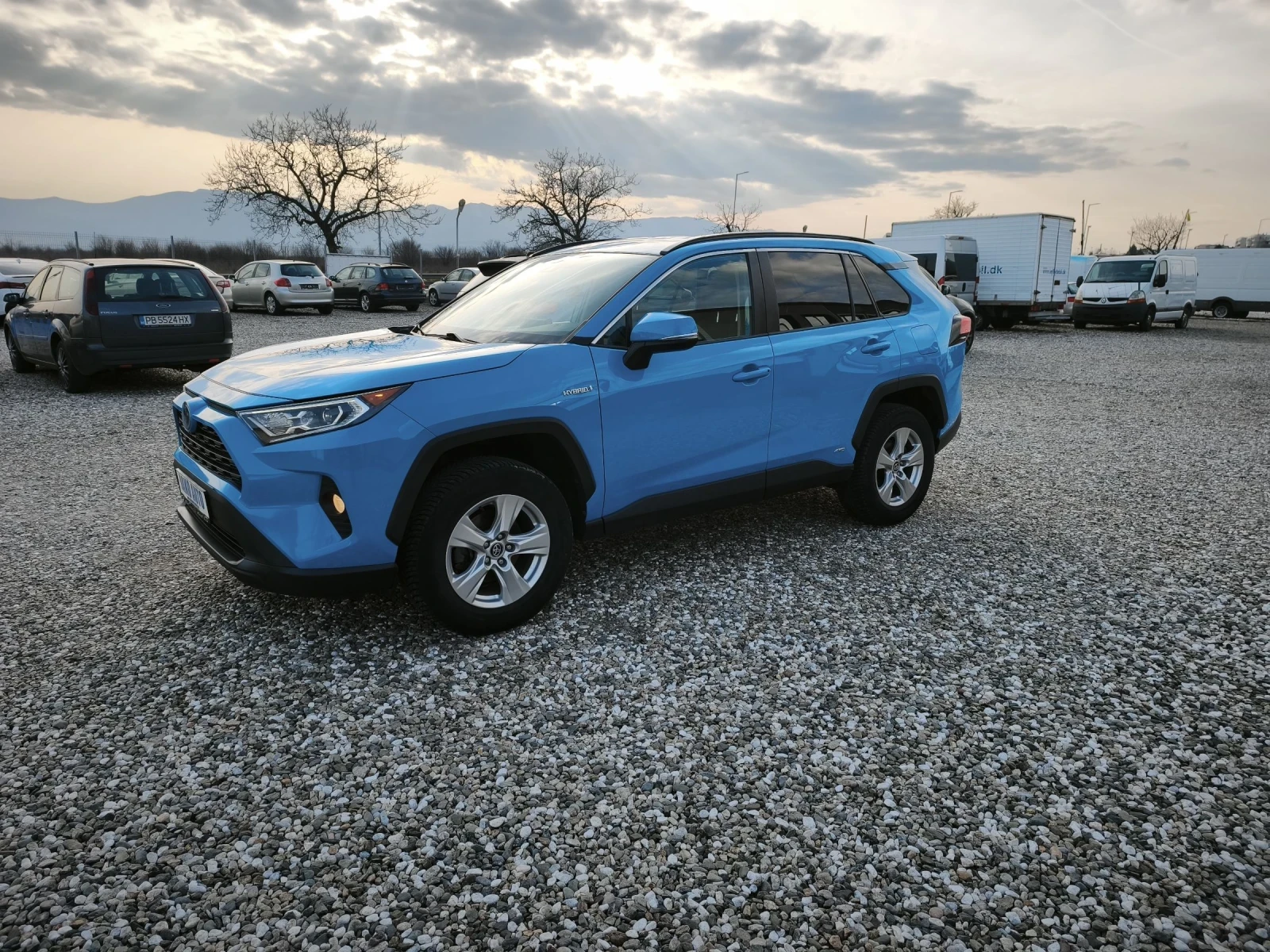 Toyota Rav4 Hibrit 4x4 - изображение 2
