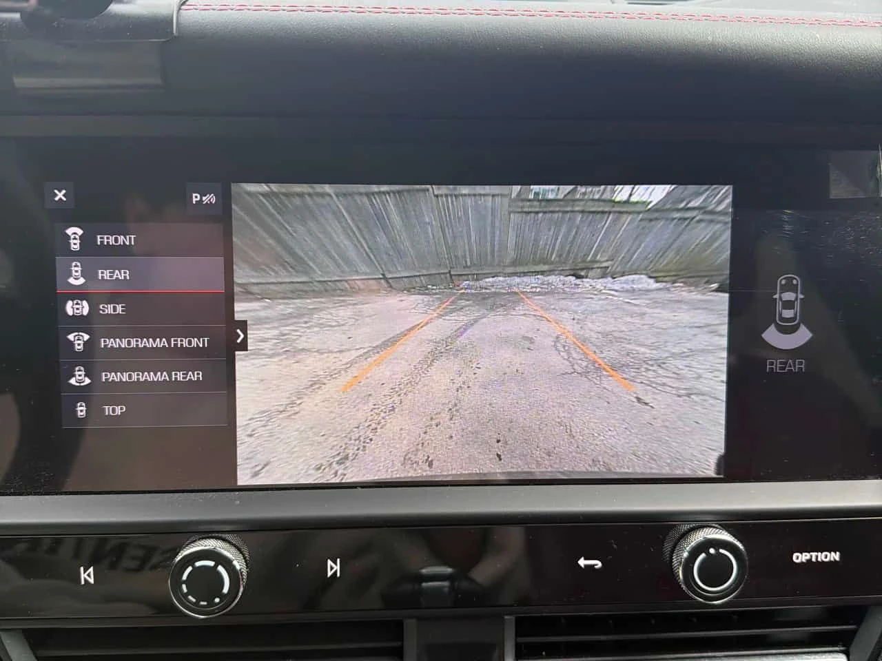 Porsche Macan GTS/CARFAX/360/PANO/ОБДУХВАНЕ/ВТОРИ ГУМИ И ДЖАНТИ, снимка 12 - Автомобили и джипове - 53986374