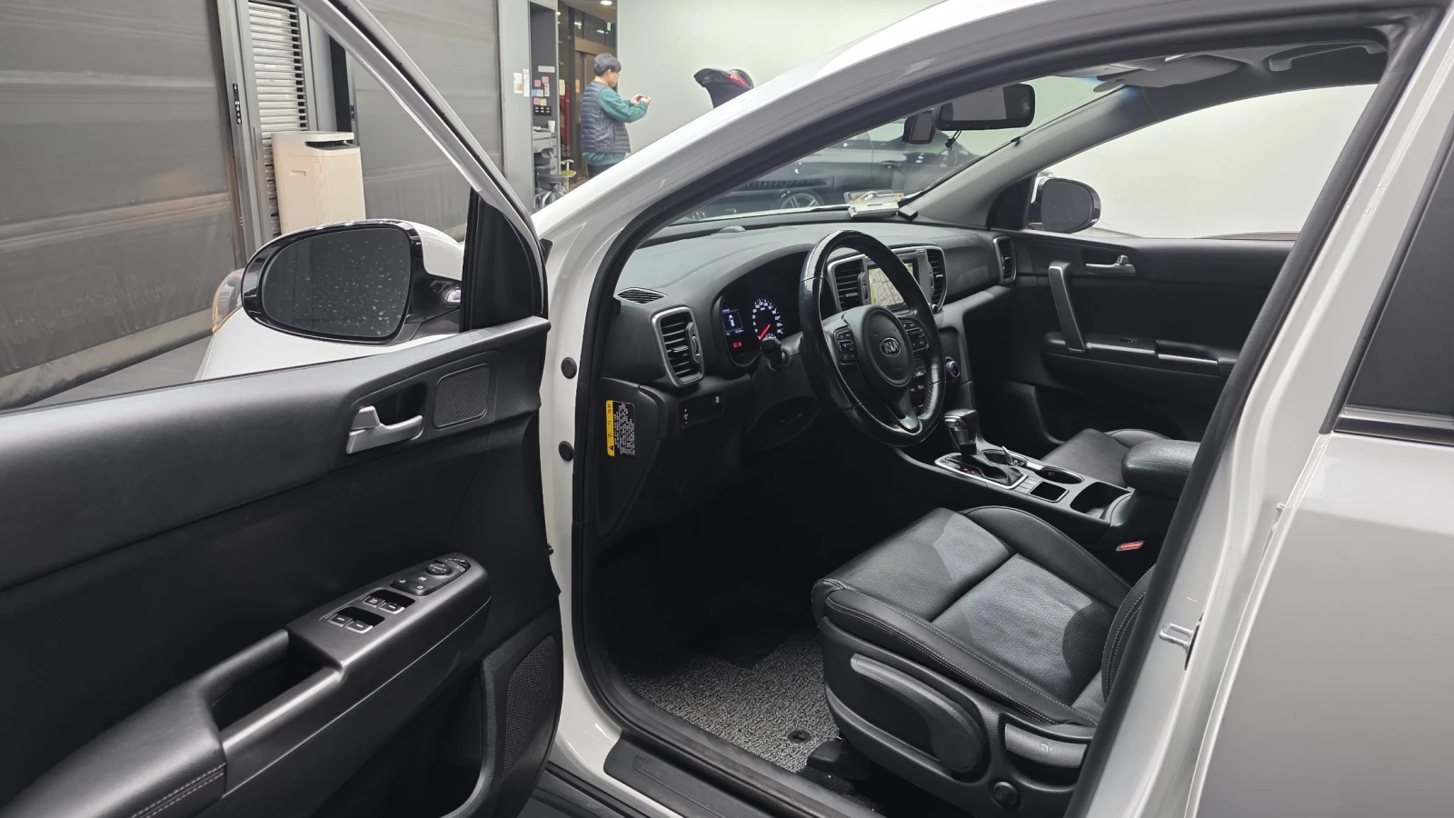 Kia Sportage 2.0 2WD PRESTIGE autogeorge.com, снимка 9 - Автомобили и джипове - 54132160