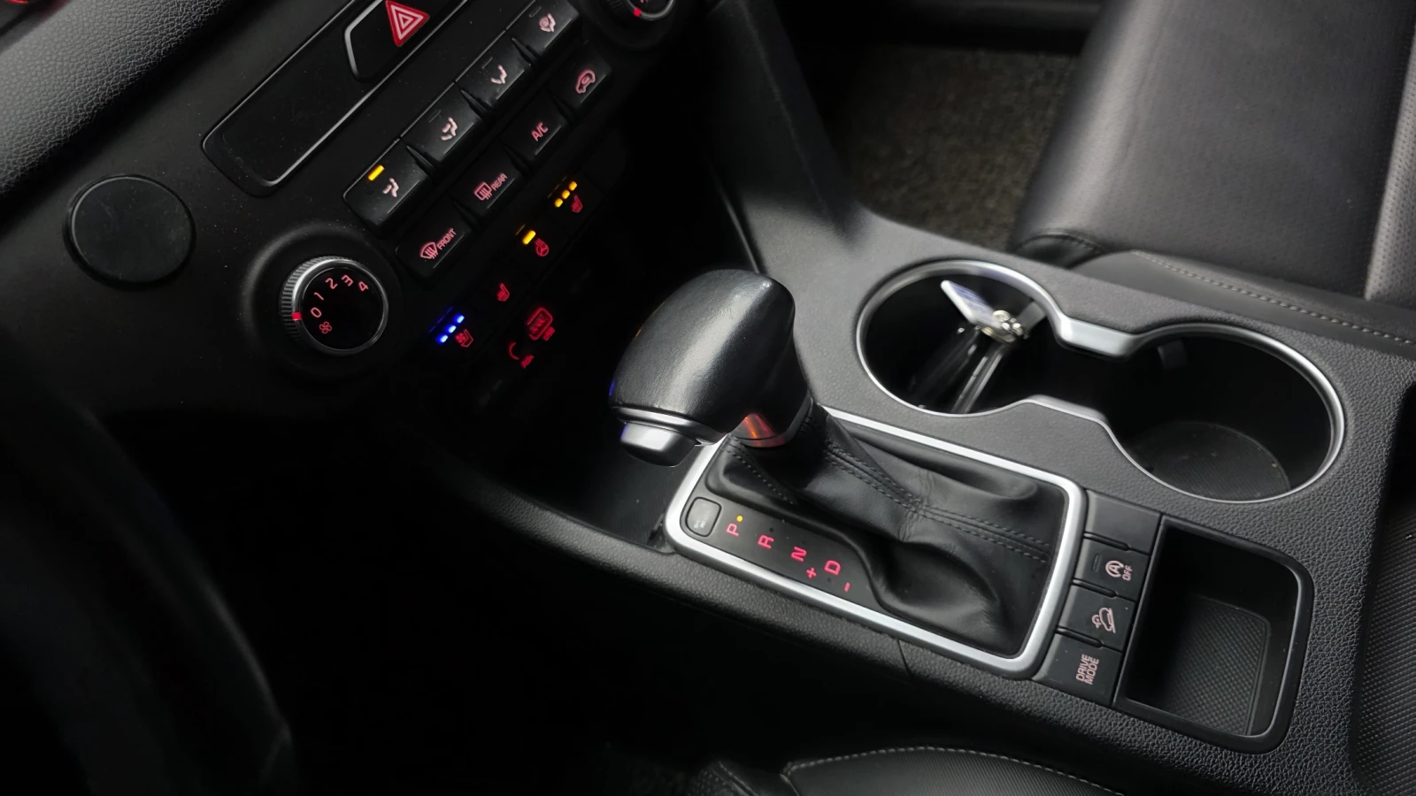 Kia Sportage 2.0 2WD PRESTIGE autogeorge.com, снимка 8 - Автомобили и джипове - 54132160