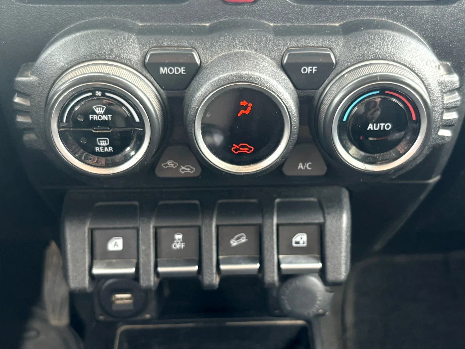 Suzuki Jimny, снимка 7 - Автомобили и джипове - 54402060