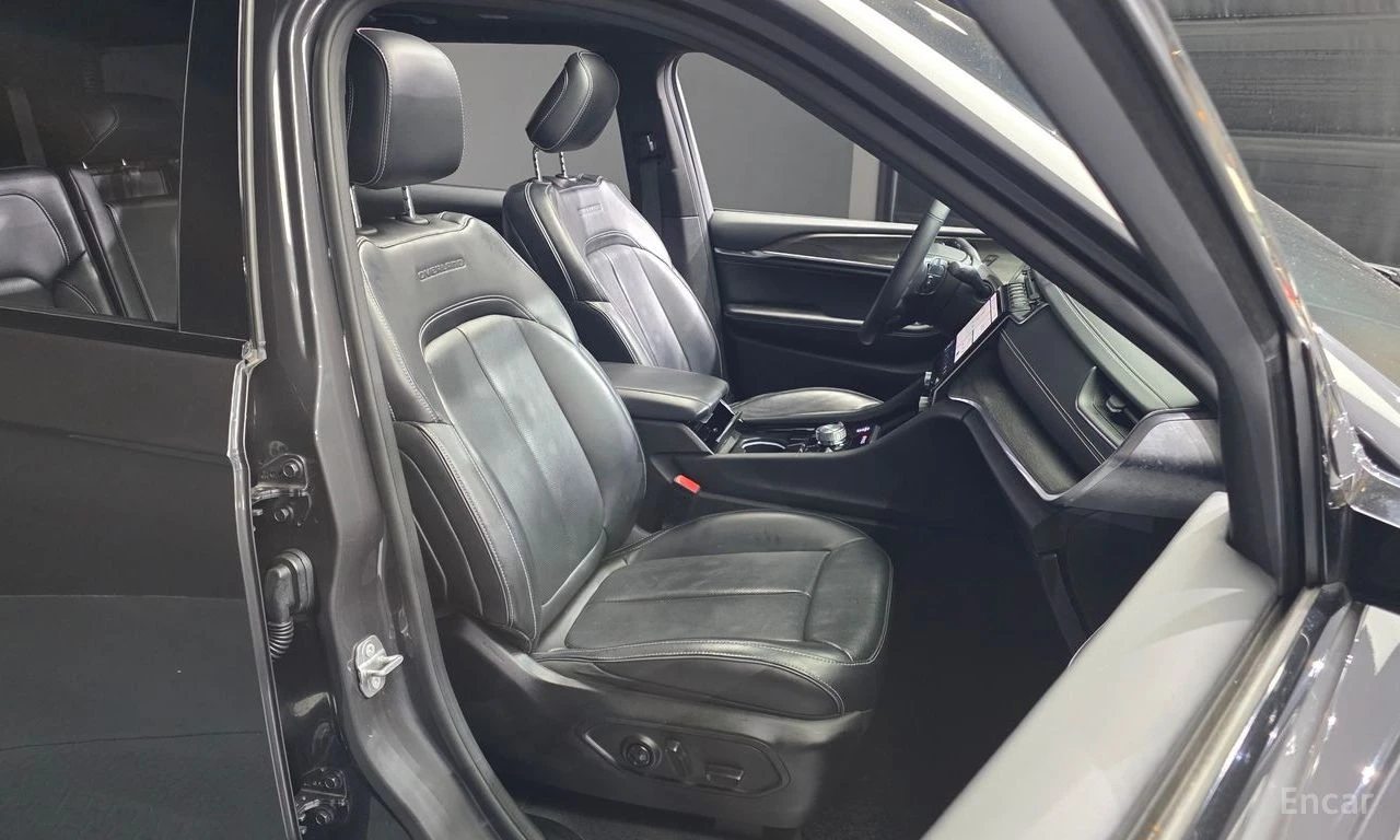 Jeep Grand cherokee 3.6* V6* OVERLAND* ПОДГРЕВ* ОБДУХВАНЕ* 360КАМЕРА* , снимка 14 - Автомобили и джипове - 54798789