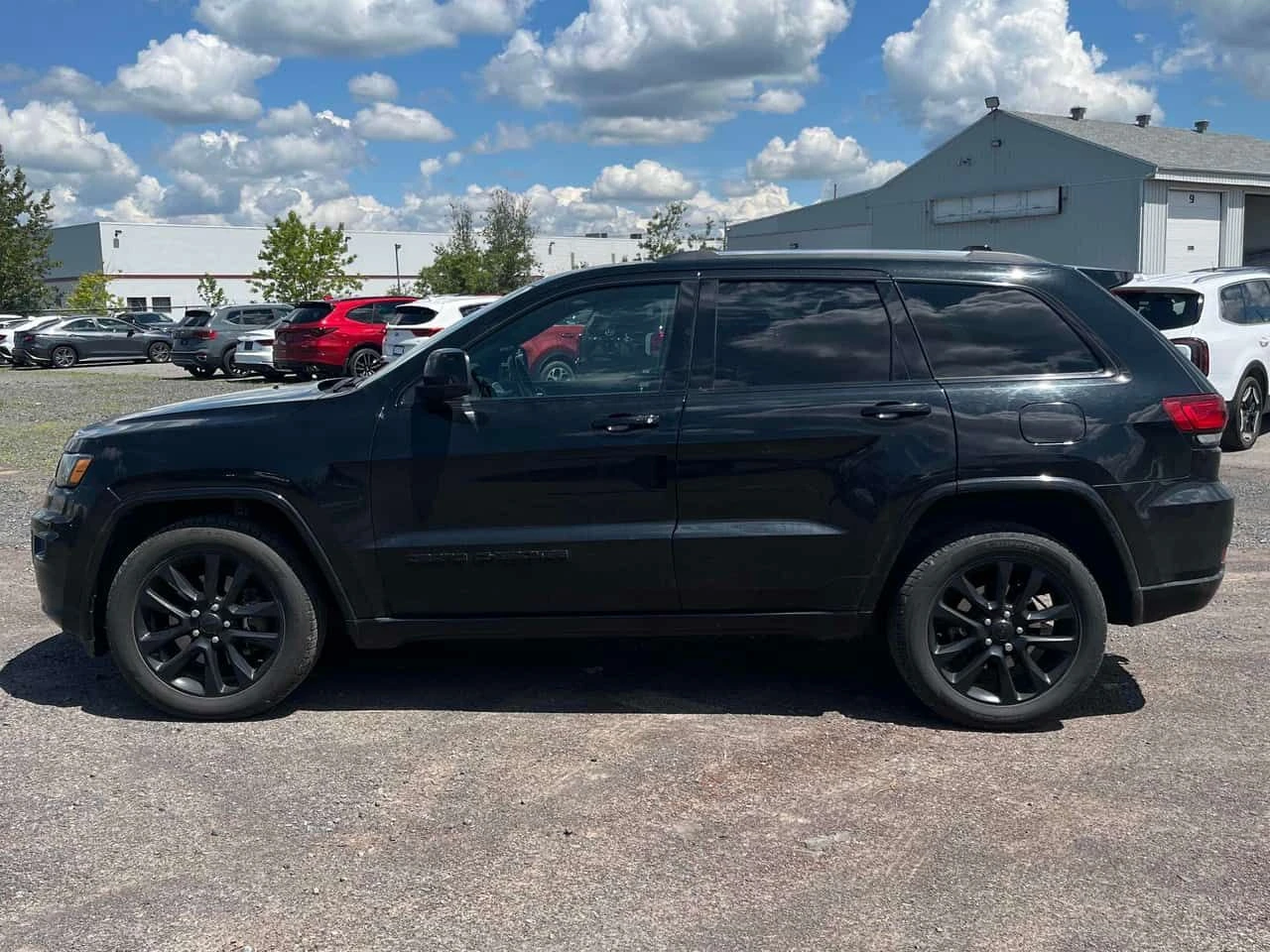 Jeep Grand cherokee * Altitude * CARFAX * БЕЗ ПЪРВОНАЧАЛНА ВНОСКА, снимка 2 - Автомобили и джипове - 55054292