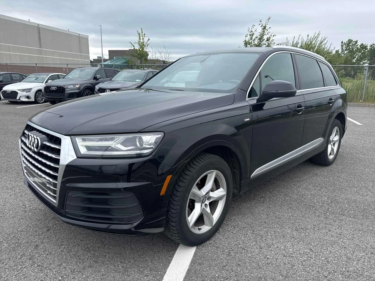 Audi Q7  3.0T Progressiv  / 360 КАМЕРА / ОБДУХВАНЕ /CARFAX