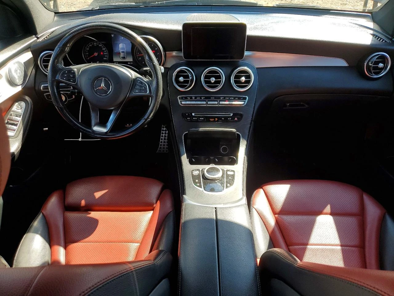 Mercedes-Benz GLC 2.0l Coupe 300 4Matic, снимка 8 - Автомобили и джипове - 55906064