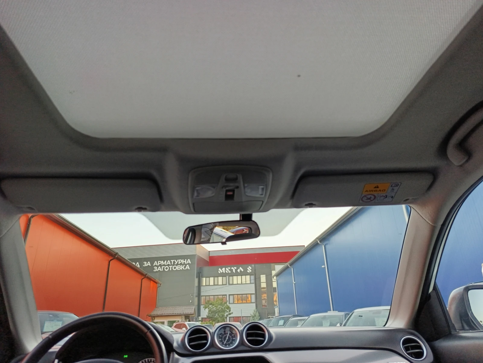 Suzuki Vitara 1.6 TD Sergio Cellano, снимка 13 - Автомобили и джипове - 56057318