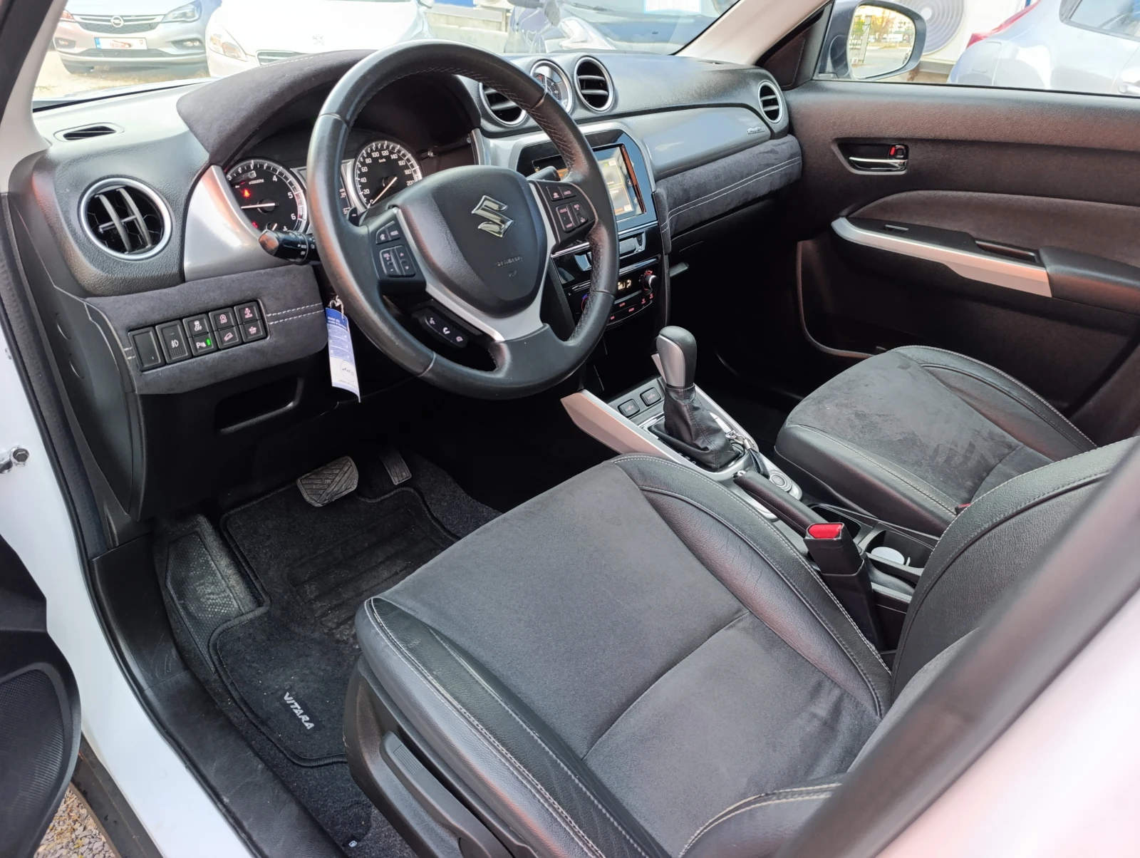 Suzuki Vitara 1.6 TD Sergio Cellano, снимка 11 - Автомобили и джипове - 56057318