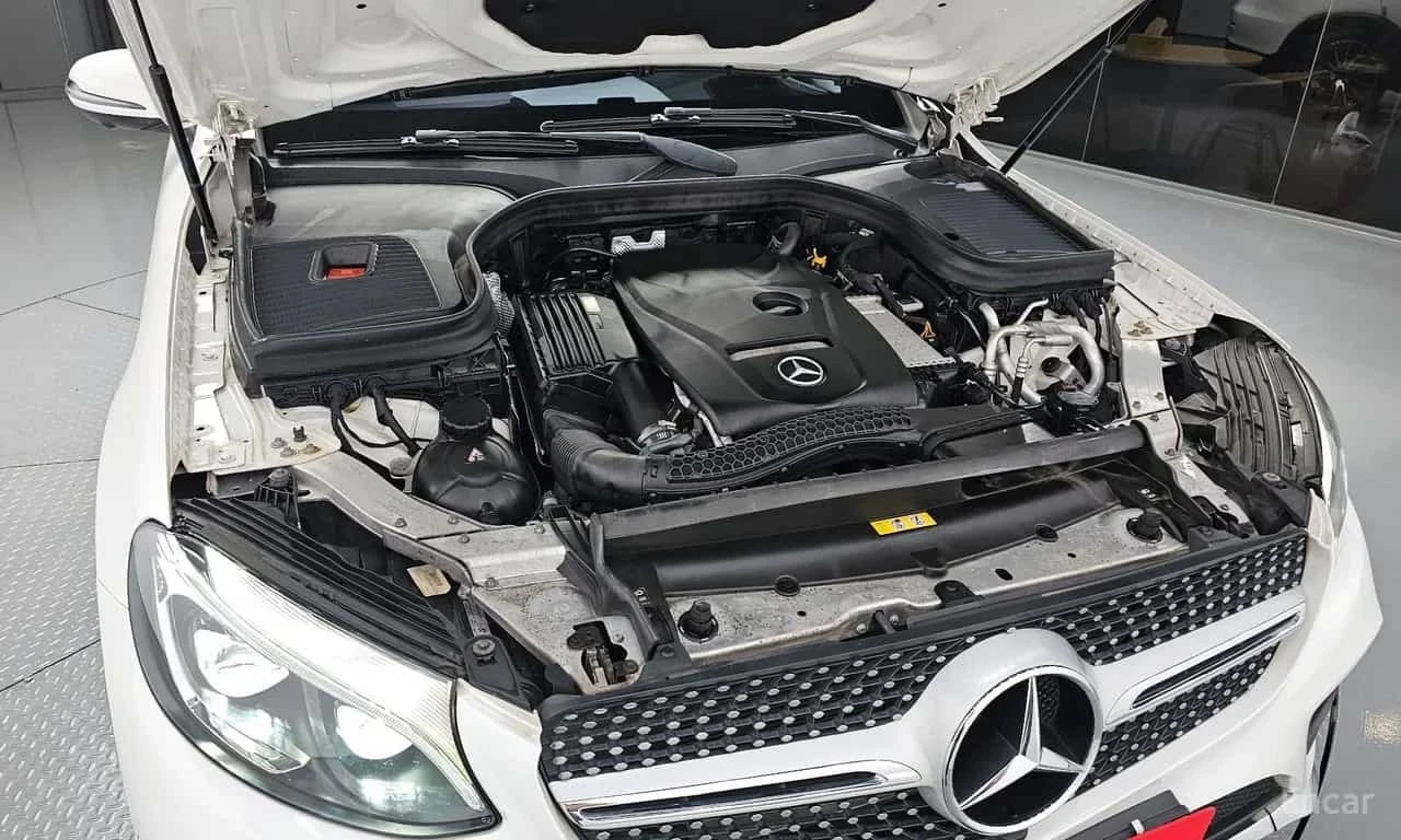 Mercedes-Benz GLC 300 * 4MATIC * AMG Line * Coupe * 360 * , снимка 17 - Автомобили и джипове - 56234829