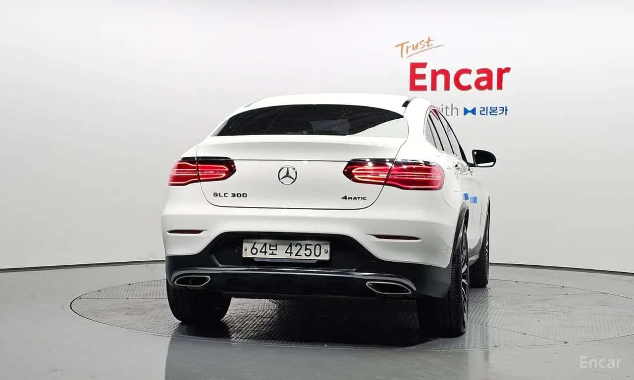 Mercedes-Benz GLC 300 * 4MATIC * AMG Line * Coupe * 360 * , снимка 4 - Автомобили и джипове - 56234829