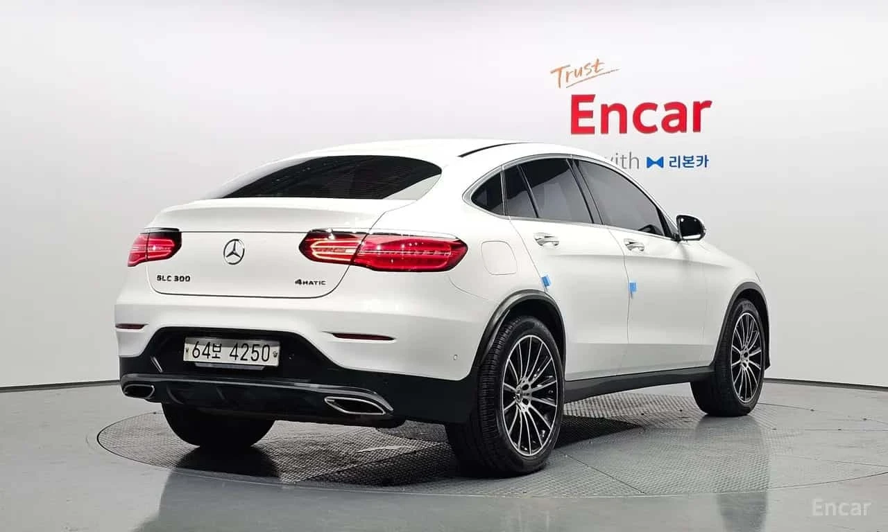 Mercedes-Benz GLC 300 * 4MATIC * AMG Line * Coupe * 360 * , снимка 2 - Автомобили и джипове - 56234829