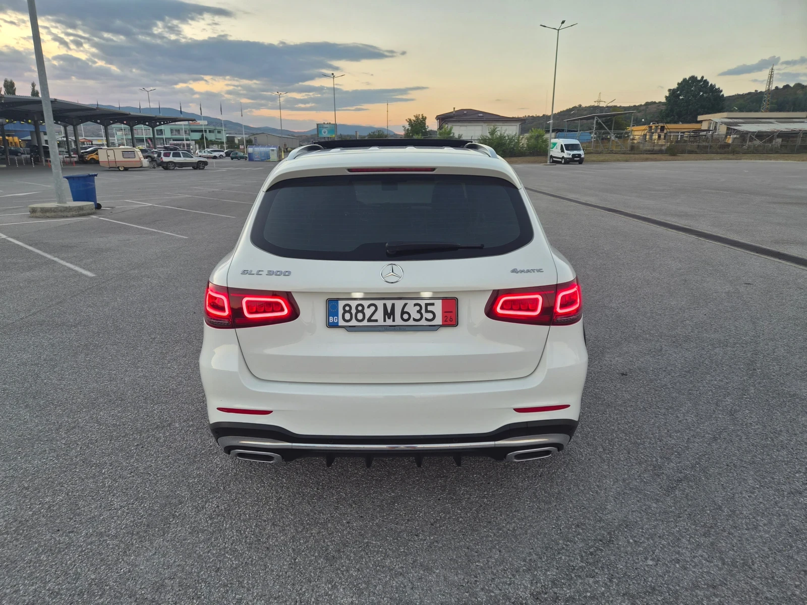 Mercedes-Benz GLC 300 AMG 4-matic, снимка 2 - Автомобили и джипове - 56239002