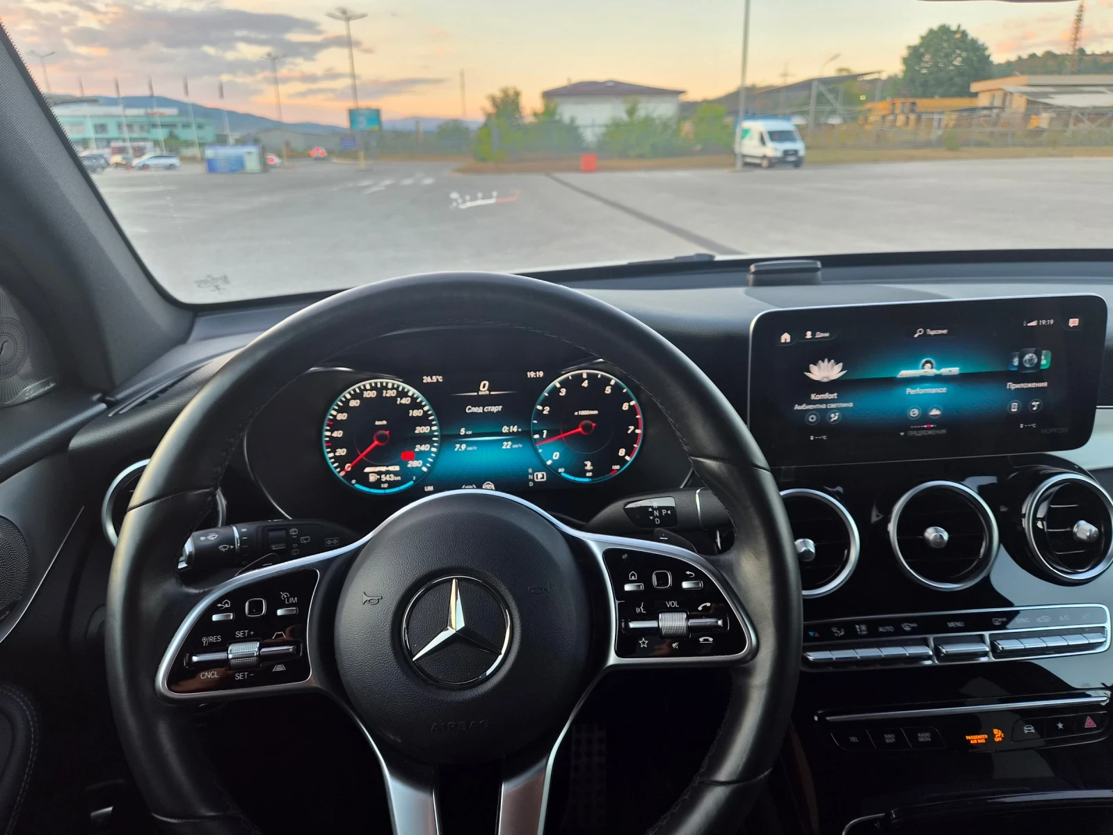 Mercedes-Benz GLC 300 AMG 4-matic, снимка 9 - Автомобили и джипове - 56239002