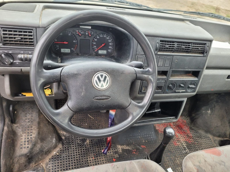 VW T4 2.5 TDI, снимка 9 - Бусове и автобуси - 52799941