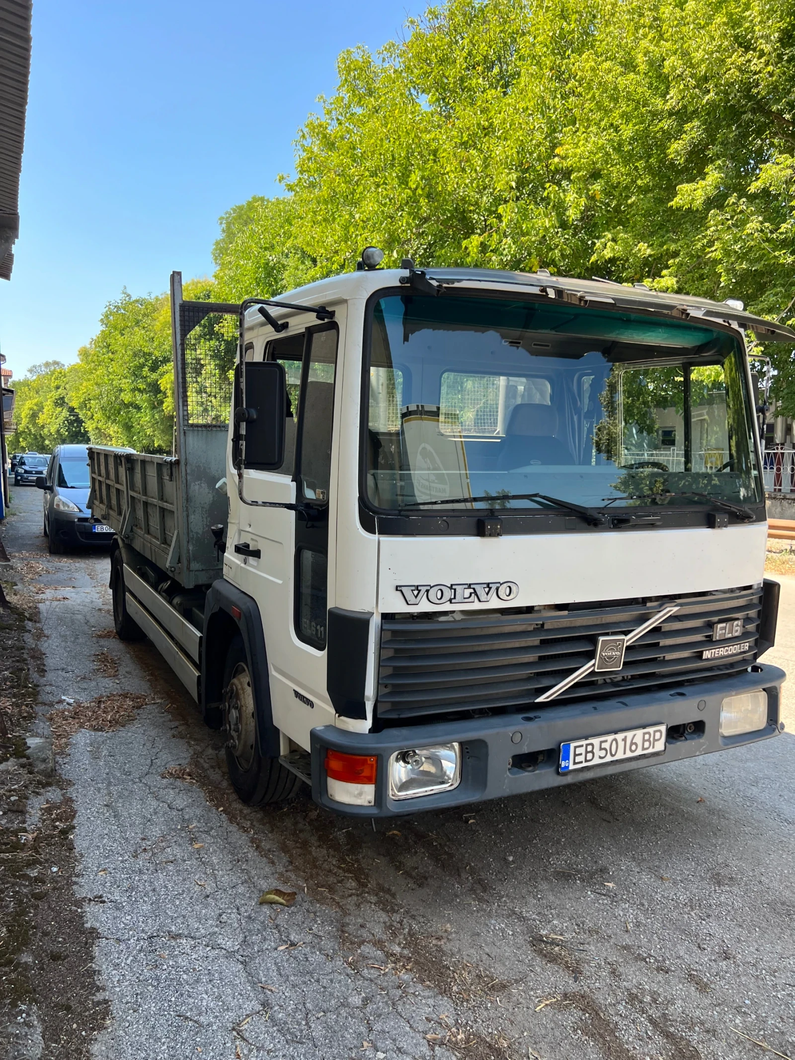 Volvo Fl Самосвал, снимка 2 - Камиони - 55645168