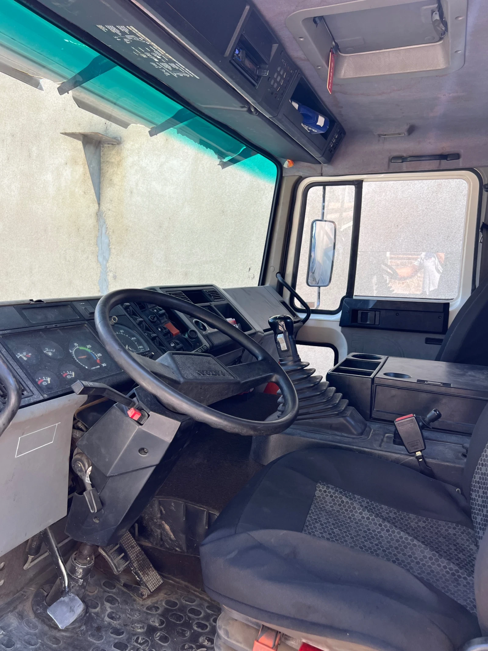 Volvo Fl Самосвал, снимка 7 - Камиони - 55645168