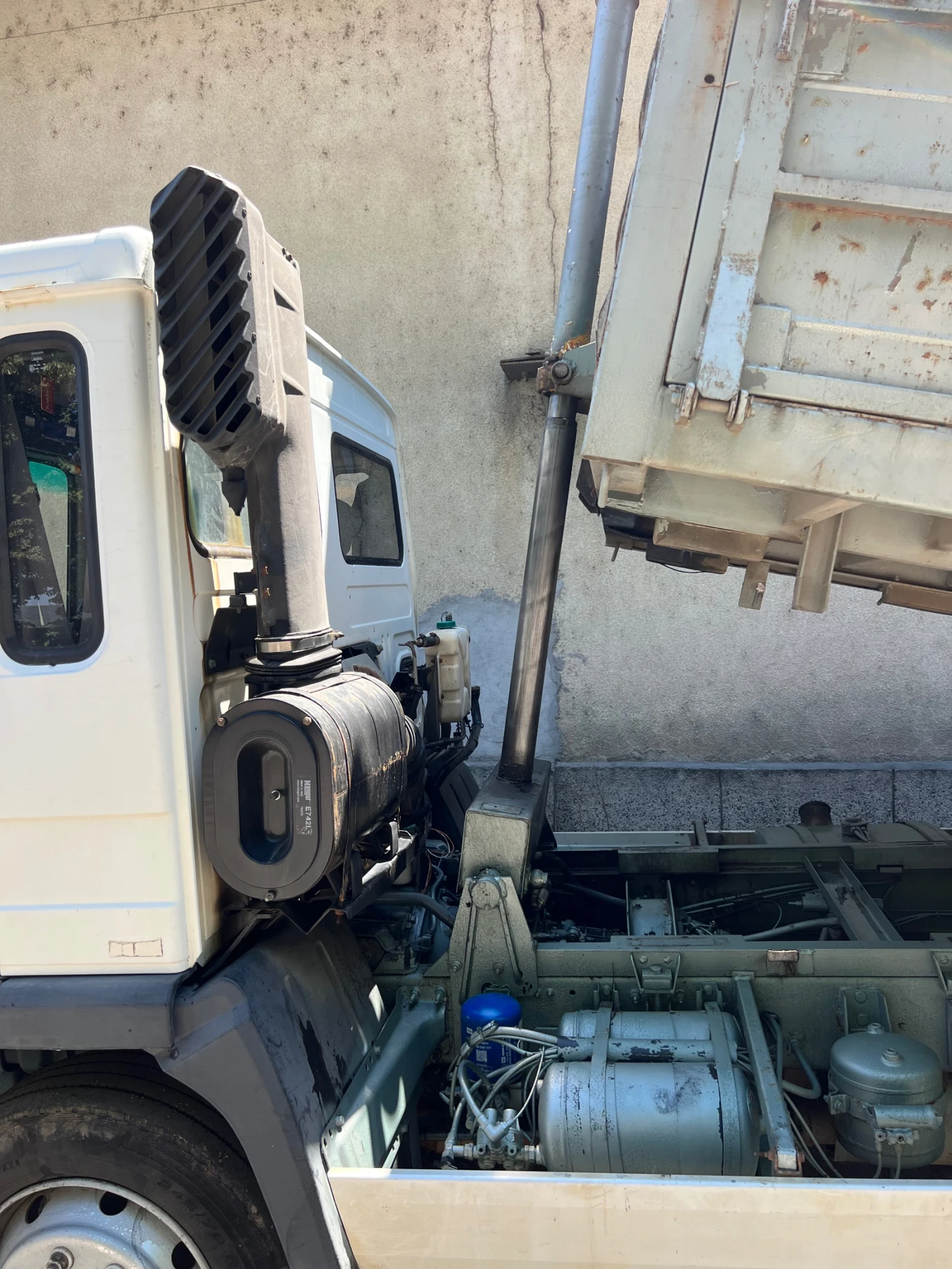 Volvo Fl Самосвал, снимка 5 - Камиони - 55645168