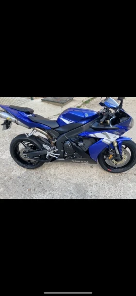     Yamaha YZF-R1