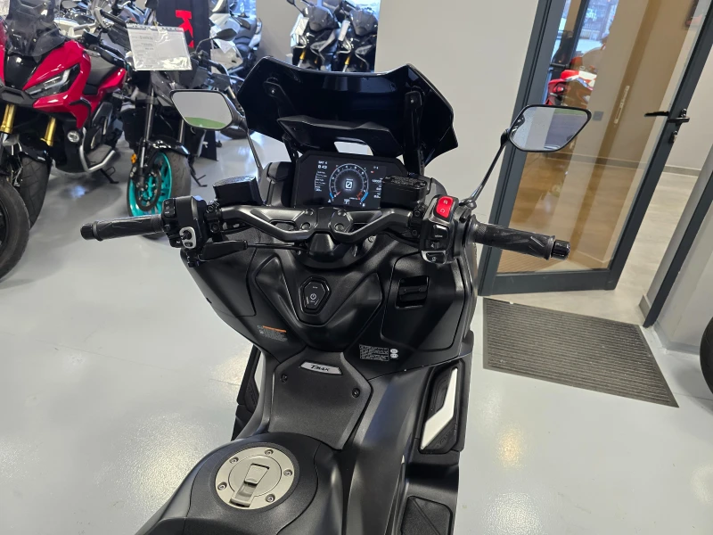 Yamaha T-max 560ie, ABS-TCS, Keyless!, снимка 12 - Мотоциклети и мототехника - 52934207