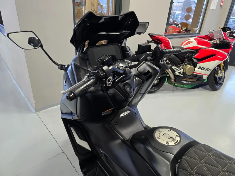 Yamaha T-max 560ie, ABS-TCS, Keyless!, снимка 14 - Мотоциклети и мототехника - 52934207
