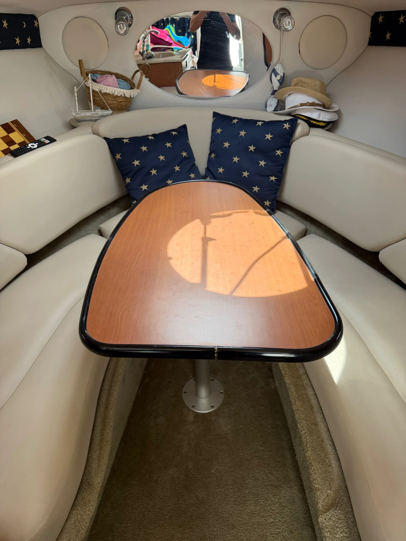 Моторна яхта Crownline 250 CR, снимка 11 - Воден транспорт - 55666715
