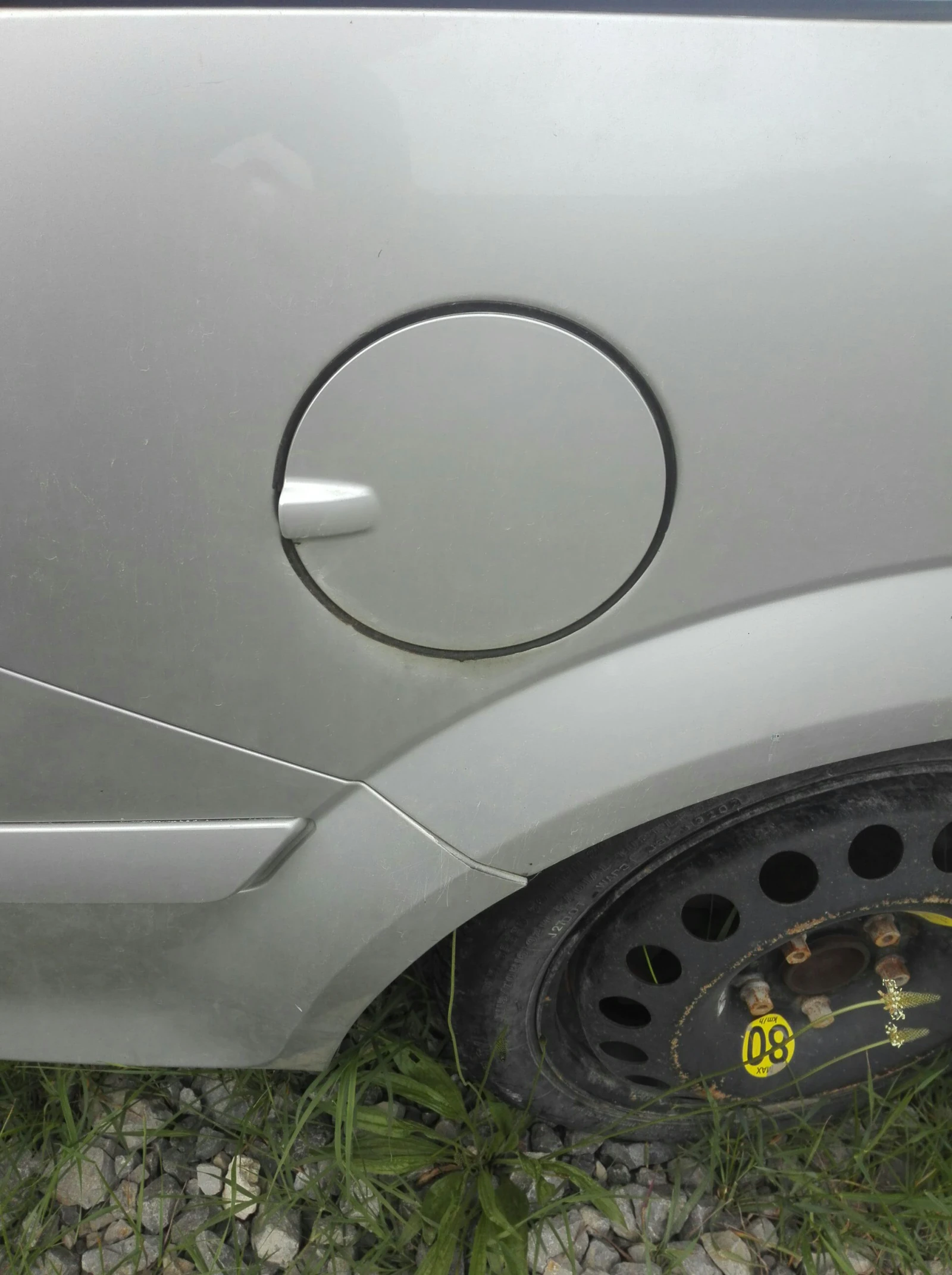 капачка резервоар външна опел астра Н кабрио