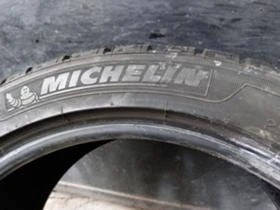 Гуми Зимни 235/40R18, снимка 4