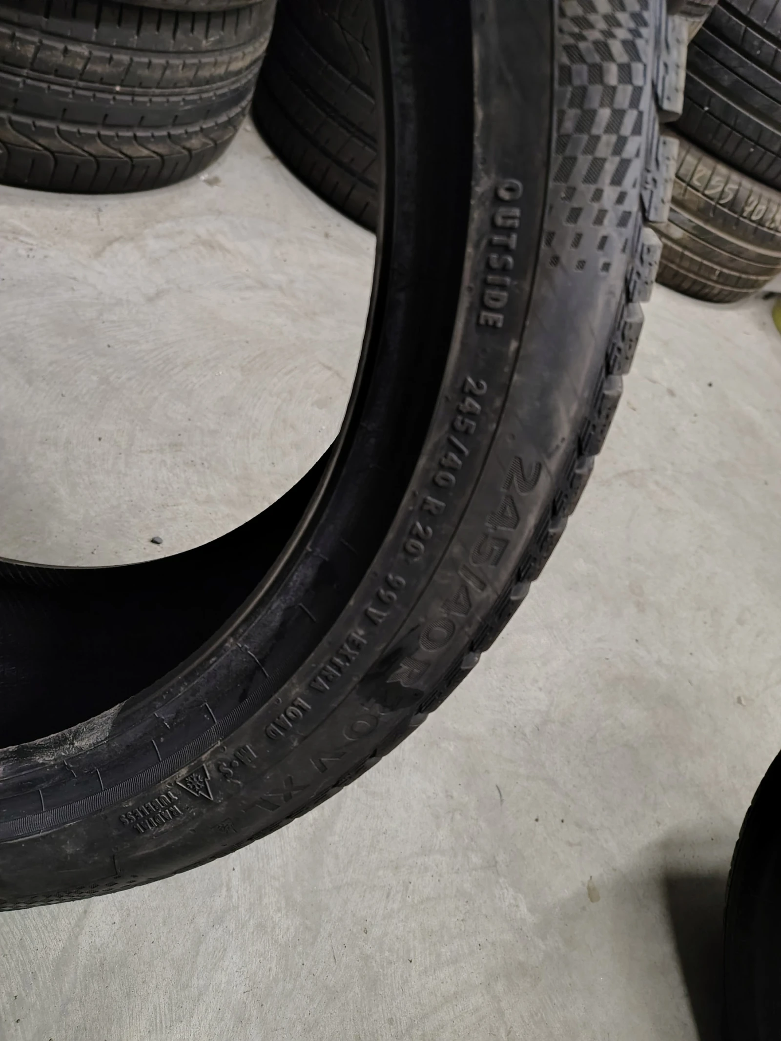 Гуми Зимни 245/40R20, снимка 6 - Гуми и джанти - 53941536