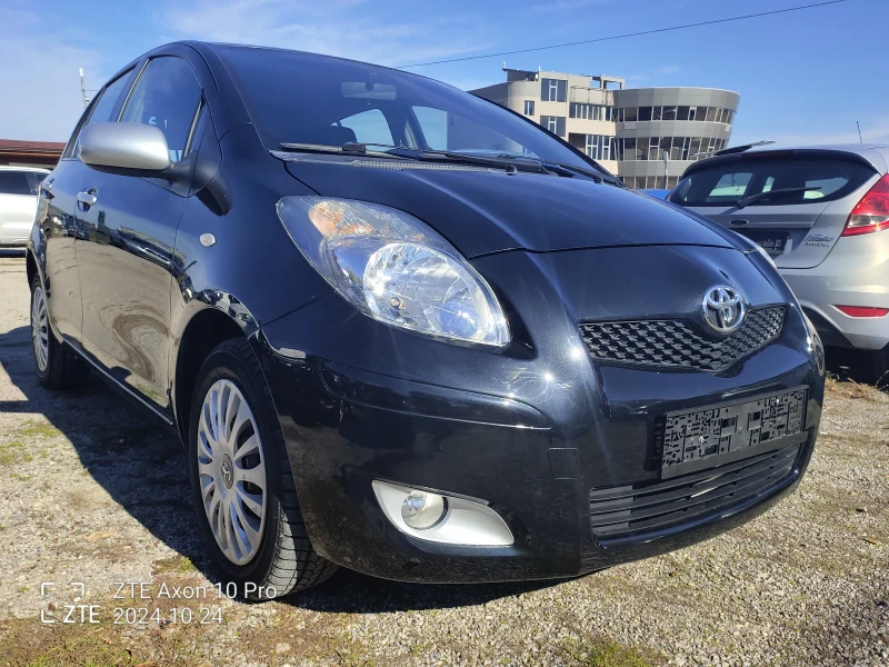 Toyota Yaris 1.3i 153000km, снимка 5 - Автомобили и джипове - 47739292