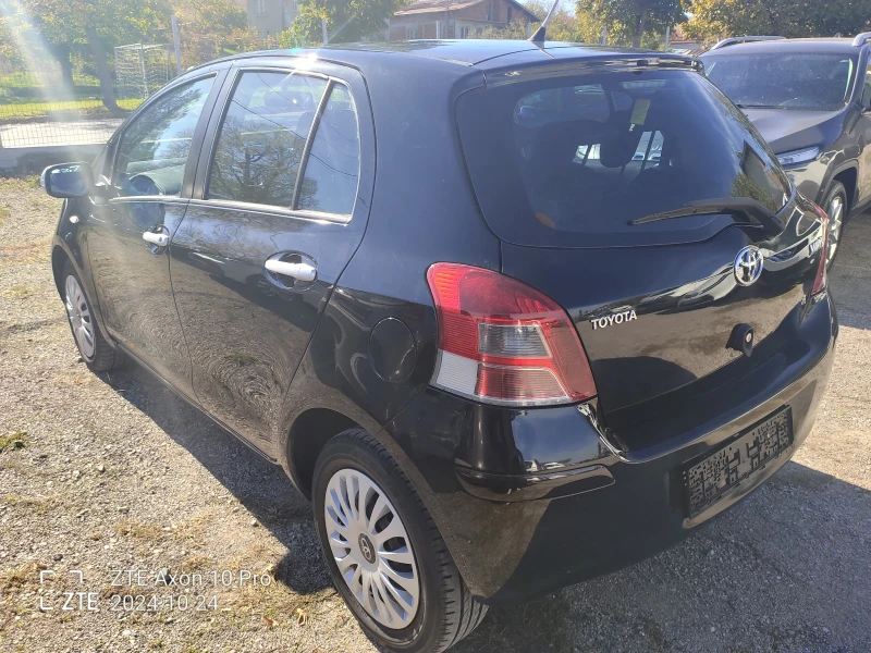 Toyota Yaris 1.3i 153000km, снимка 8 - Автомобили и джипове - 47739292