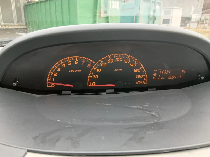 Toyota Yaris 1.3i 153000km, снимка 10 - Автомобили и джипове - 47739292