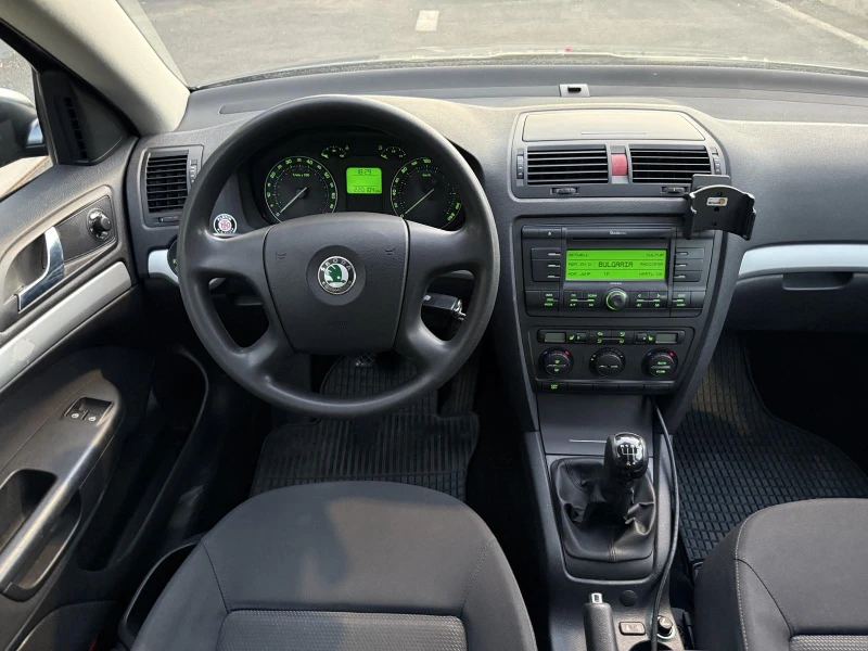 Skoda Octavia 1.6, снимка 9 - Автомобили и джипове - 52470927