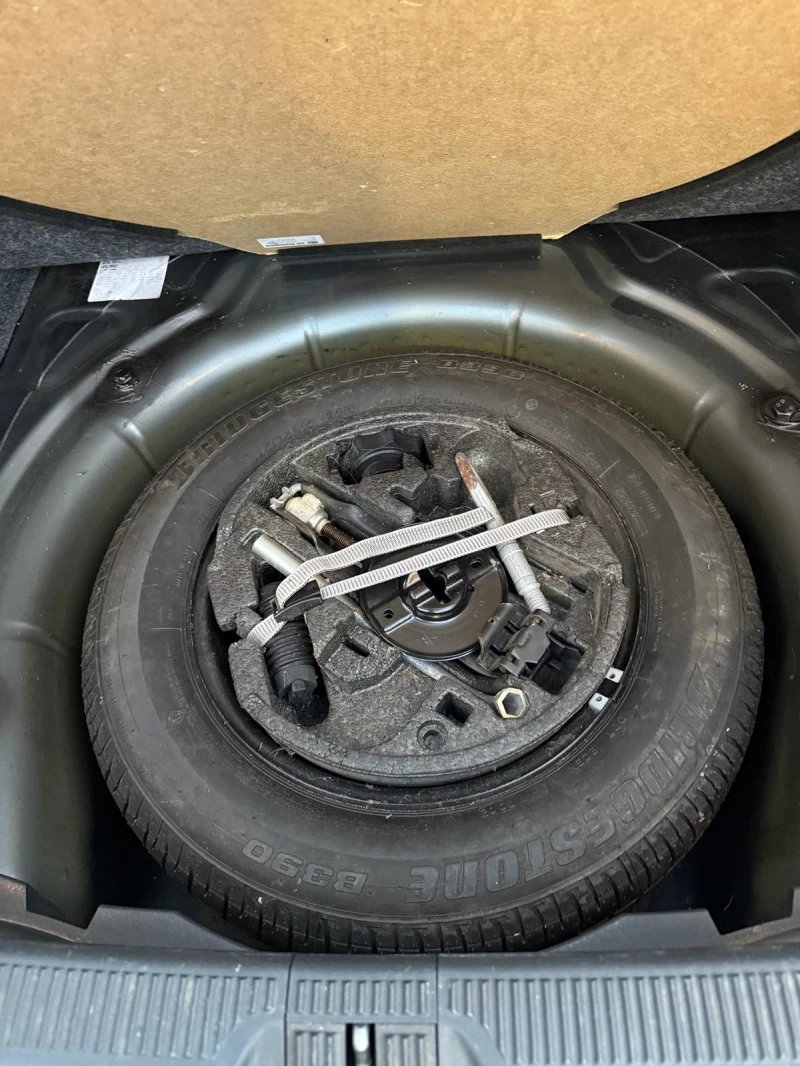 Skoda Octavia 1.6, снимка 8 - Автомобили и джипове - 52470927