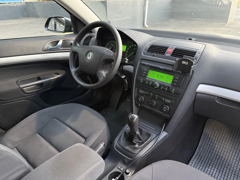 Skoda Octavia 1.6, снимка 10 - Автомобили и джипове - 52470927